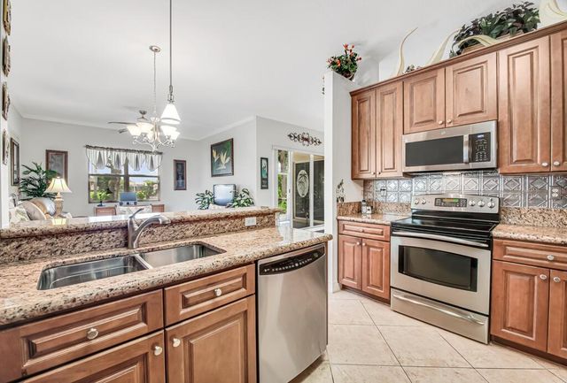9778 Bowline 101, West Palm Beach, FL 33411