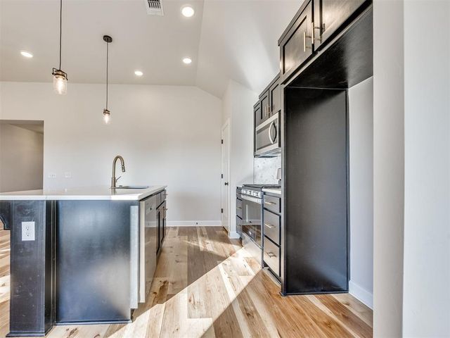 12616 NW 4th Street, Yukon, OK 73099