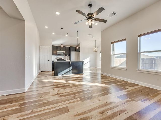 12616 NW 4th Street, Yukon, OK 73099