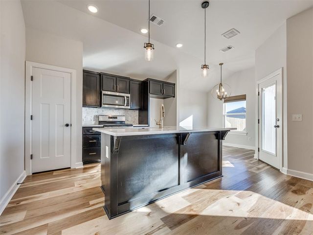 12616 NW 4th Street, Yukon, OK 73099