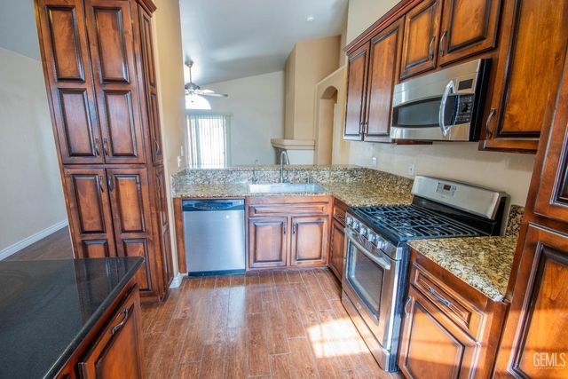 9508 Bard Court, Bakersfield, CA 93311