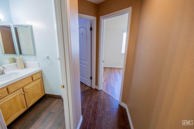 9508 Bard Court, Bakersfield, CA 93311