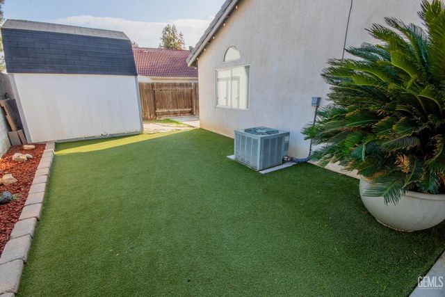 9508 Bard Court, Bakersfield, CA 93311