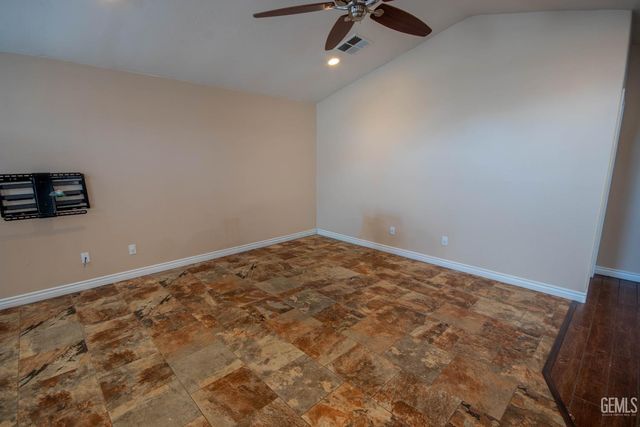 9508 Bard Court, Bakersfield, CA 93311