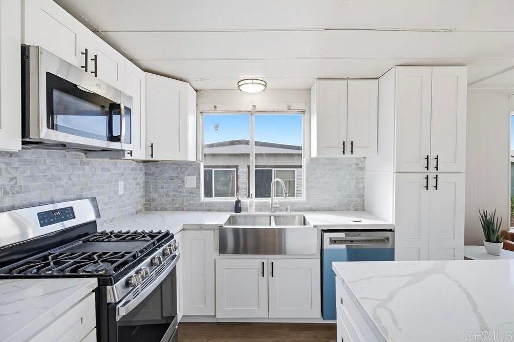 Image 17 of property listing at 402 63rd Street 115, San Diego, CA 92114