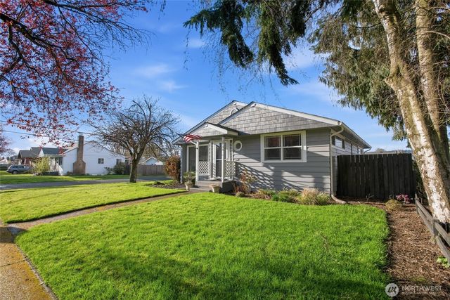 2748 Field St, Longview, WA 98632