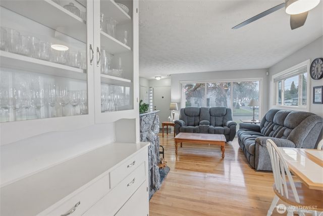 2748 Field St, Longview, WA 98632