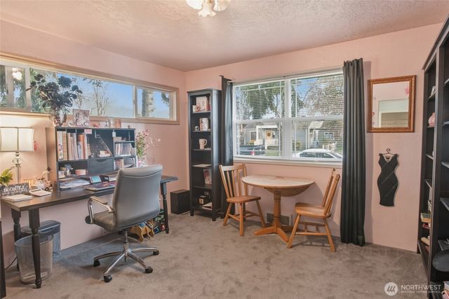 2748 Field St, Longview, WA 98632