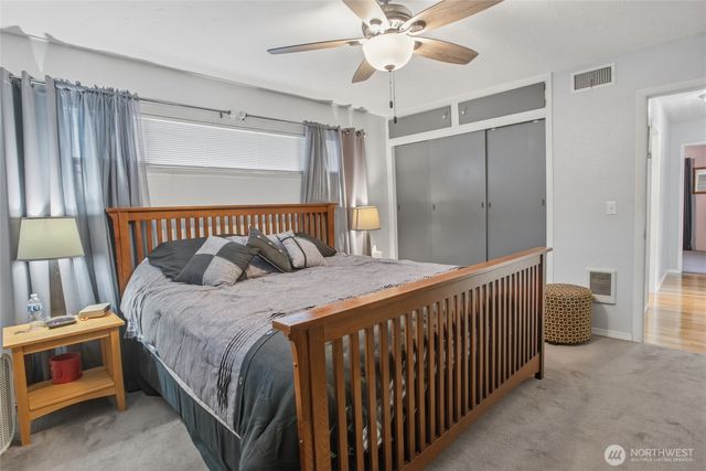 2748 Field St, Longview, WA 98632