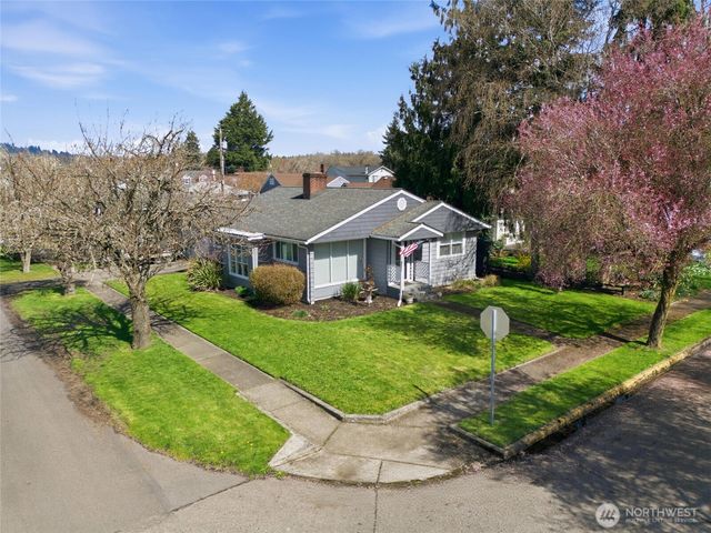 2748 Field St, Longview, WA 98632