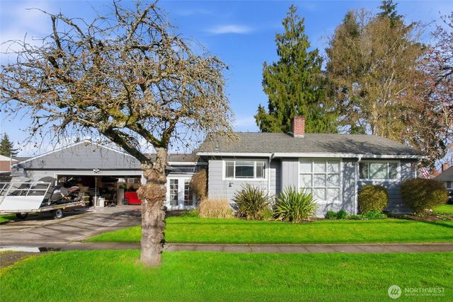2748 Field St, Longview, WA 98632