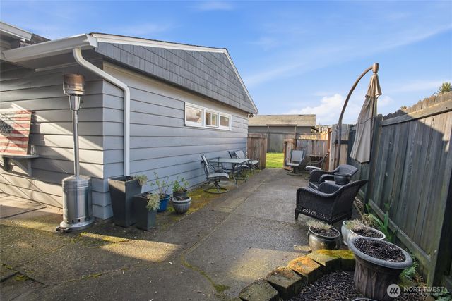 2748 Field St, Longview, WA 98632