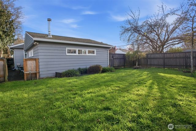2748 Field St, Longview, WA 98632