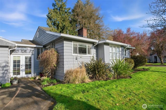 2748 Field St, Longview, WA 98632