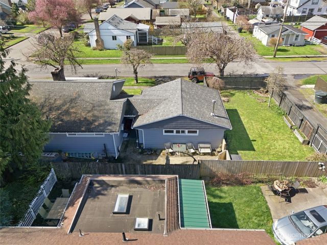 2748 Field St, Longview, WA 98632