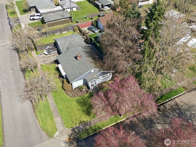2748 Field St, Longview, WA 98632