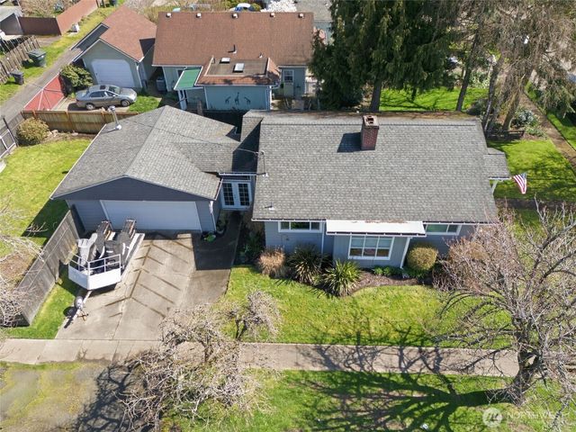 2748 Field St, Longview, WA 98632