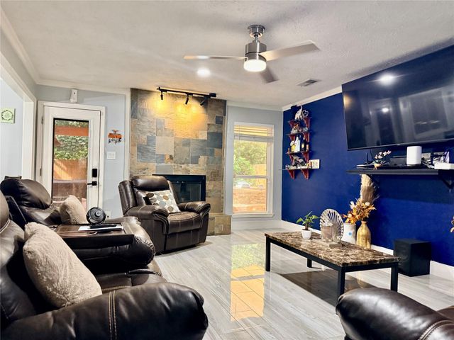 7435 W Fuqua Drive, Houston, TX 77489