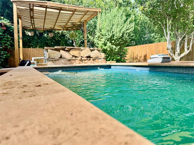 7435 W Fuqua Drive, Houston, TX 77489