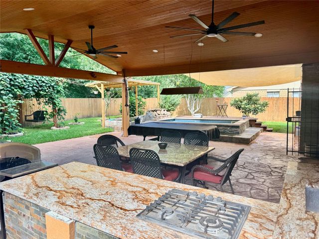 7435 W Fuqua Drive, Houston, TX 77489