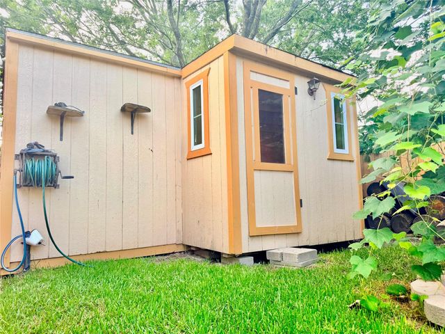 7435 W Fuqua Drive, Houston, TX 77489