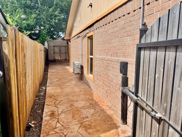 7435 W Fuqua Drive, Houston, TX 77489