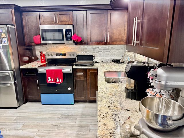 7435 W Fuqua Drive, Houston, TX 77489