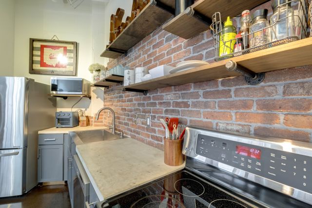 239 Rep John Lewis Way N Apt 302, Nashville, TN 37219