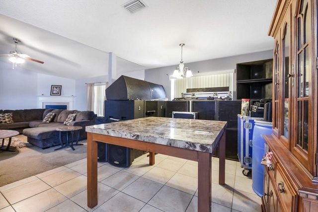 46 Riddle Dr, Palm Coast, FL 32164
