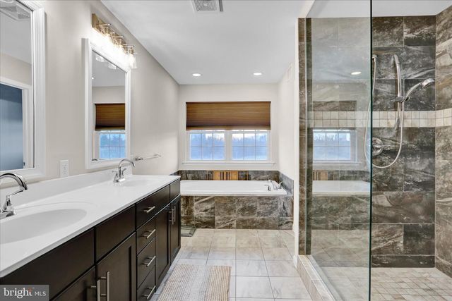 51 EDINBORO LN, Reading, PA 19605