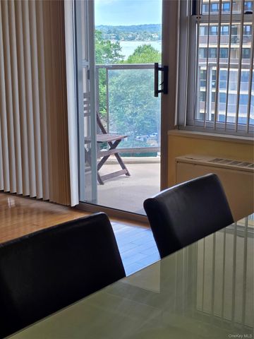 17-85 215 Street 6G, Bayside, NY 11360