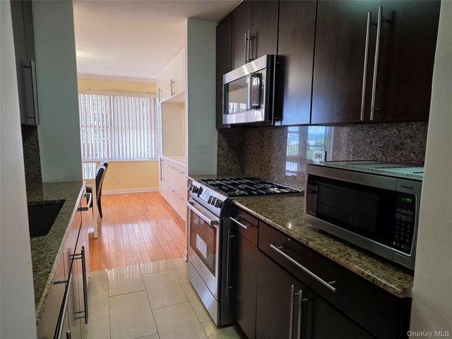 17-85 215 Street 6G, Bayside, NY 11360