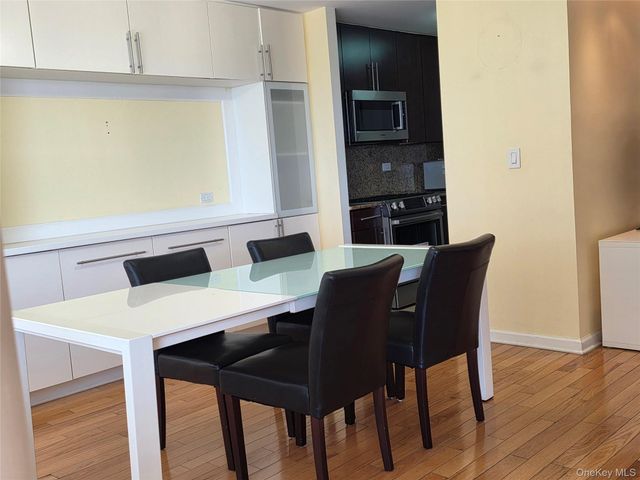 17-85 215 Street 6G, Bayside, NY 11360