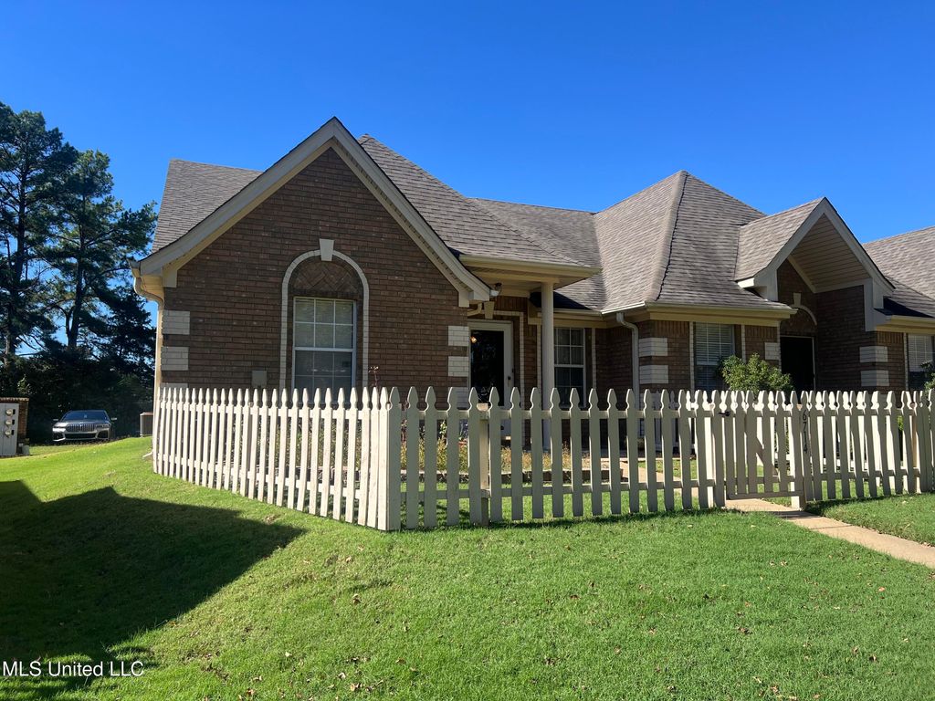 6714 Beaumont Circle, Southaven, MS 38671