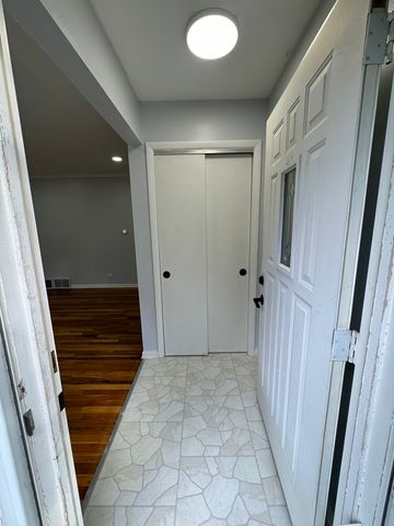 1136 Laurel Lane, Naperville, IL 60540