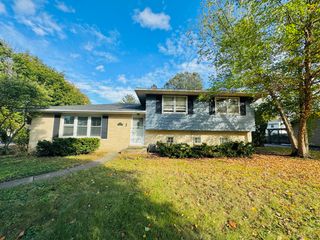 1136 Laurel Lane, Naperville, IL 60540