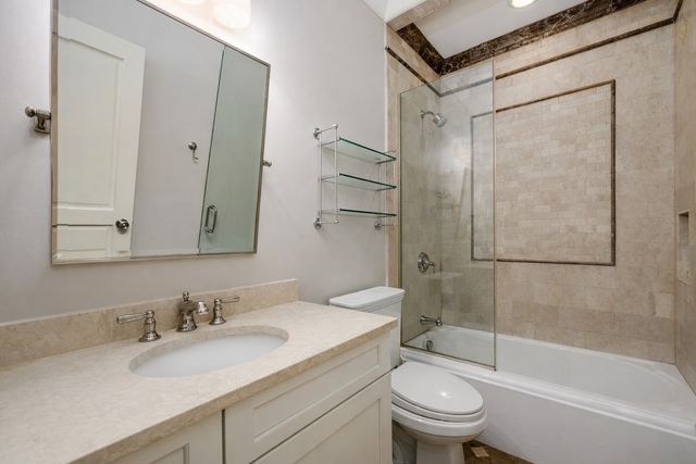 2140 N Clifton Avenue, Chicago, IL 60614