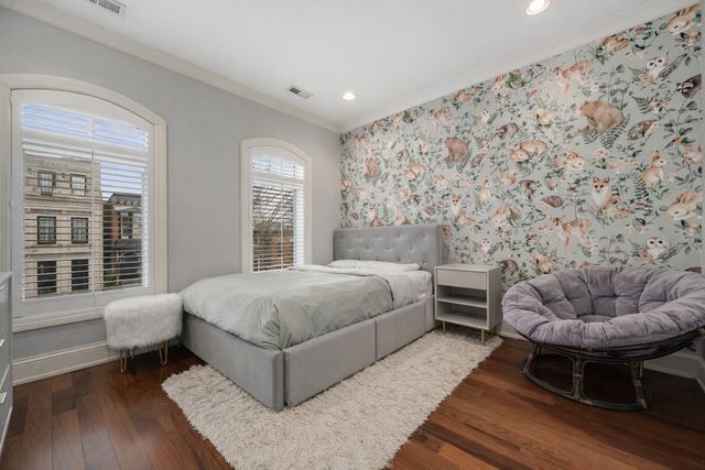 2140 N Clifton Avenue, Chicago, IL 60614
