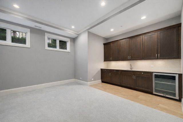 2140 N Clifton Avenue, Chicago, IL 60614