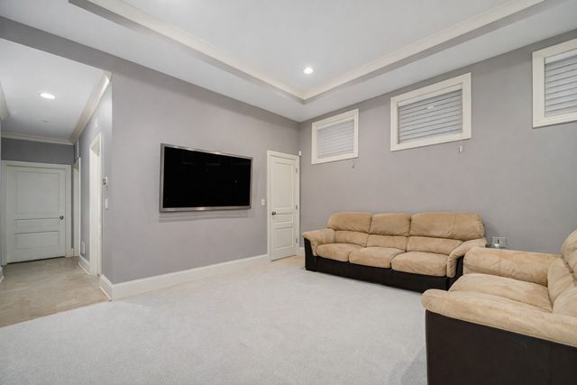 2140 N Clifton Avenue, Chicago, IL 60614
