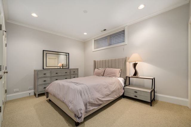 2140 N Clifton Avenue, Chicago, IL 60614