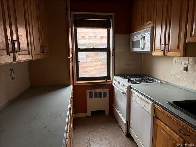 640 Pelham Road 6F, New Rochelle, NY 10805