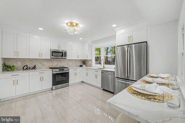 235 TERRY LN, Egg Harbor City, NJ 08215