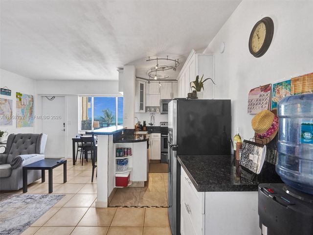 1815 N Surf Rd 202, Hollywood, FL 33019