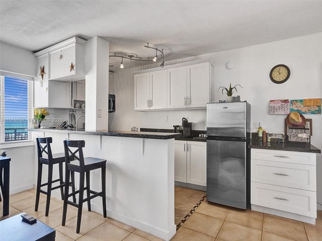 1815 N Surf Rd 202, Hollywood, FL 33019