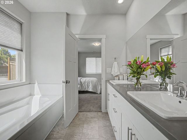 37501 STEELHEAD St, Sandy, OR 97055