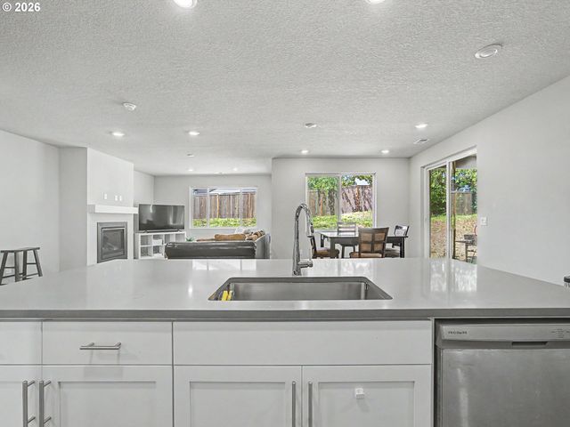 37501 STEELHEAD St, Sandy, OR 97055