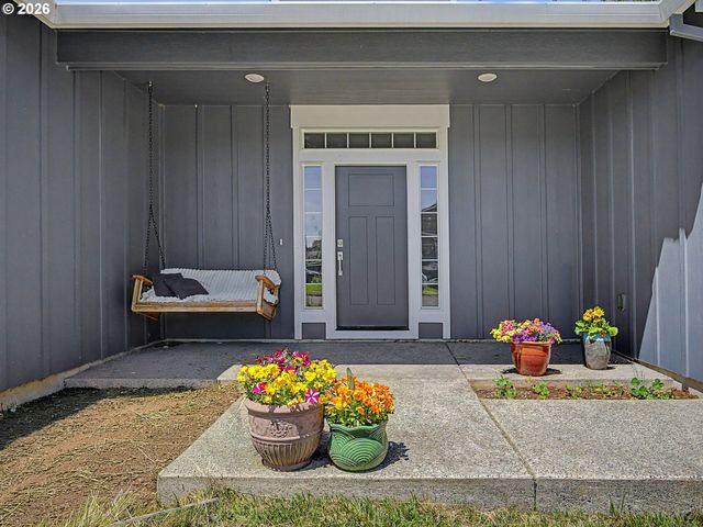 37501 STEELHEAD St, Sandy, OR 97055