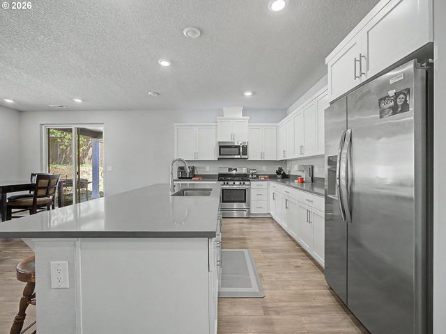 37501 STEELHEAD St, Sandy, OR 97055