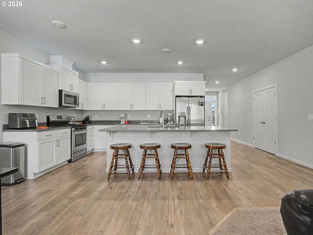 37501 STEELHEAD St, Sandy, OR 97055